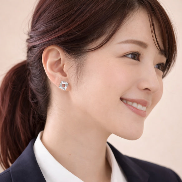 Square Stud Earrings│スクエアスタッズ ピアス│メタル 立体フォルム│サージカルステンレス316L│金属アレルギー対応│変色しにくい│大人シンプル